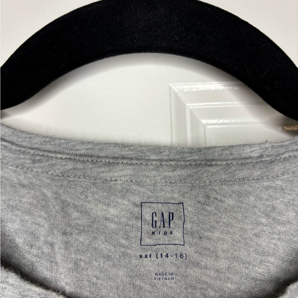Gap Gray T-Shirt with Colorful Colored Pencil Star Design - Picture 2 of 2